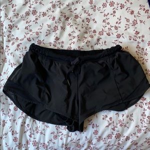 Lululemon Hotty Hot Short 2.5